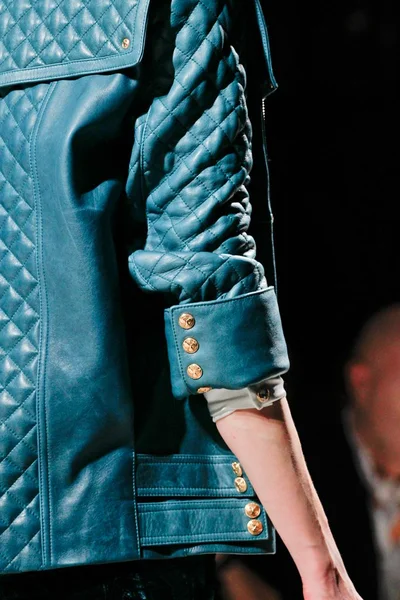 Look 64